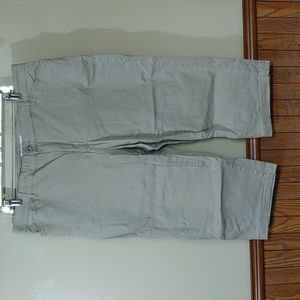 Gloria Vanderbilt Khaki Unltd Capris 16
